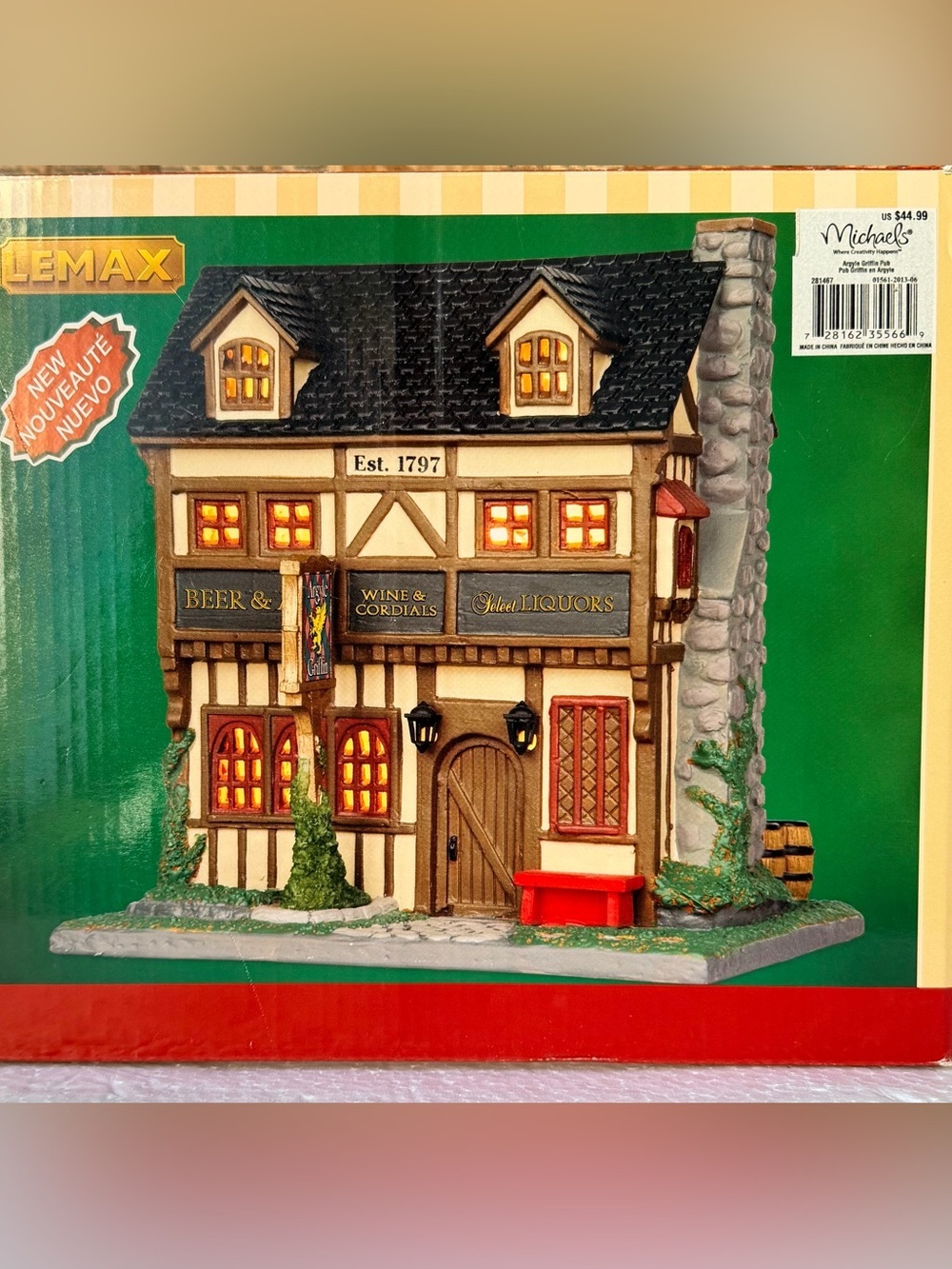Lemax Tudor Style Village Pub Ceramic Lighted Holiday Building